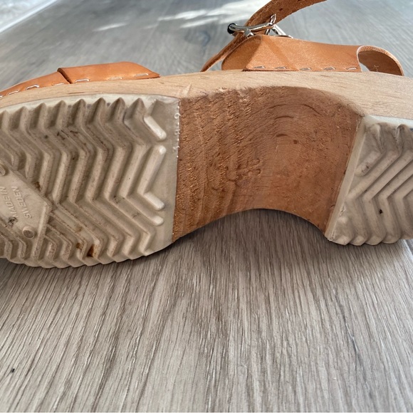 Lotta’s Peep Toe Swedish Leather Clogs - Picture 4 of 4